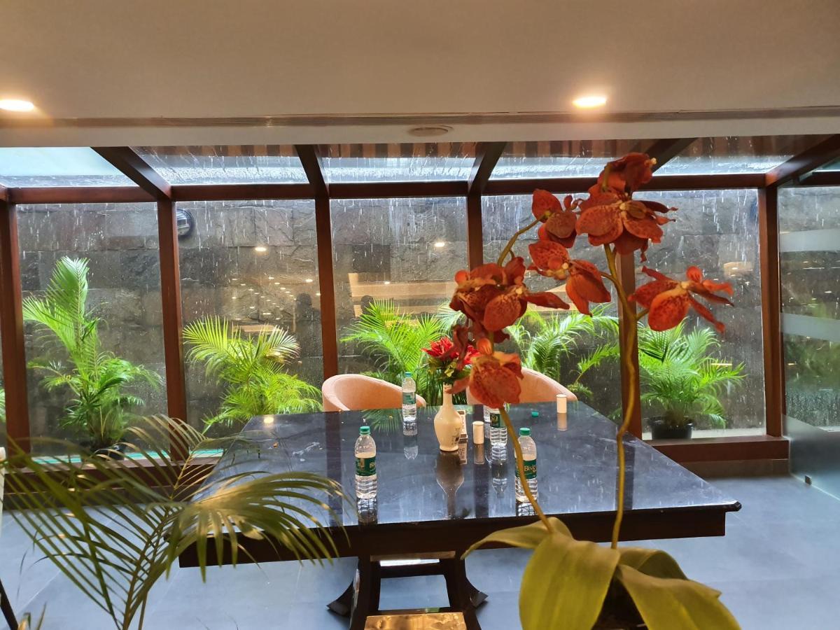 Shravanthi Sarovar Portico Bangalore Buitenkant foto